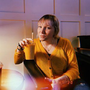 Meet your Posher, Alexia